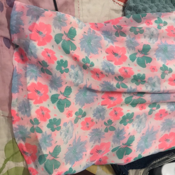 Like new super cute Kensie sleeveless girls size 10 denim and floral blouse - Picture 5 of 5